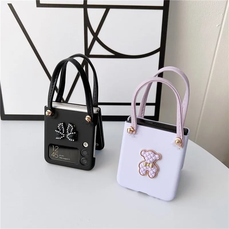 Z Flip4 Case Summer Cute Cartoon Bear Heaet Big Circle Bracelet PC Phone Case For Samsung Galaxy Z Flip3 Caes 5G Z Flip 3 Cover
Z Flip4 Case Summer Cute Cartoon Bear Heaet Big Circle Bracelet PC Phone Case For Samsung Galaxy Z Flip3 Caes 5G Z Flip 3 Cover
