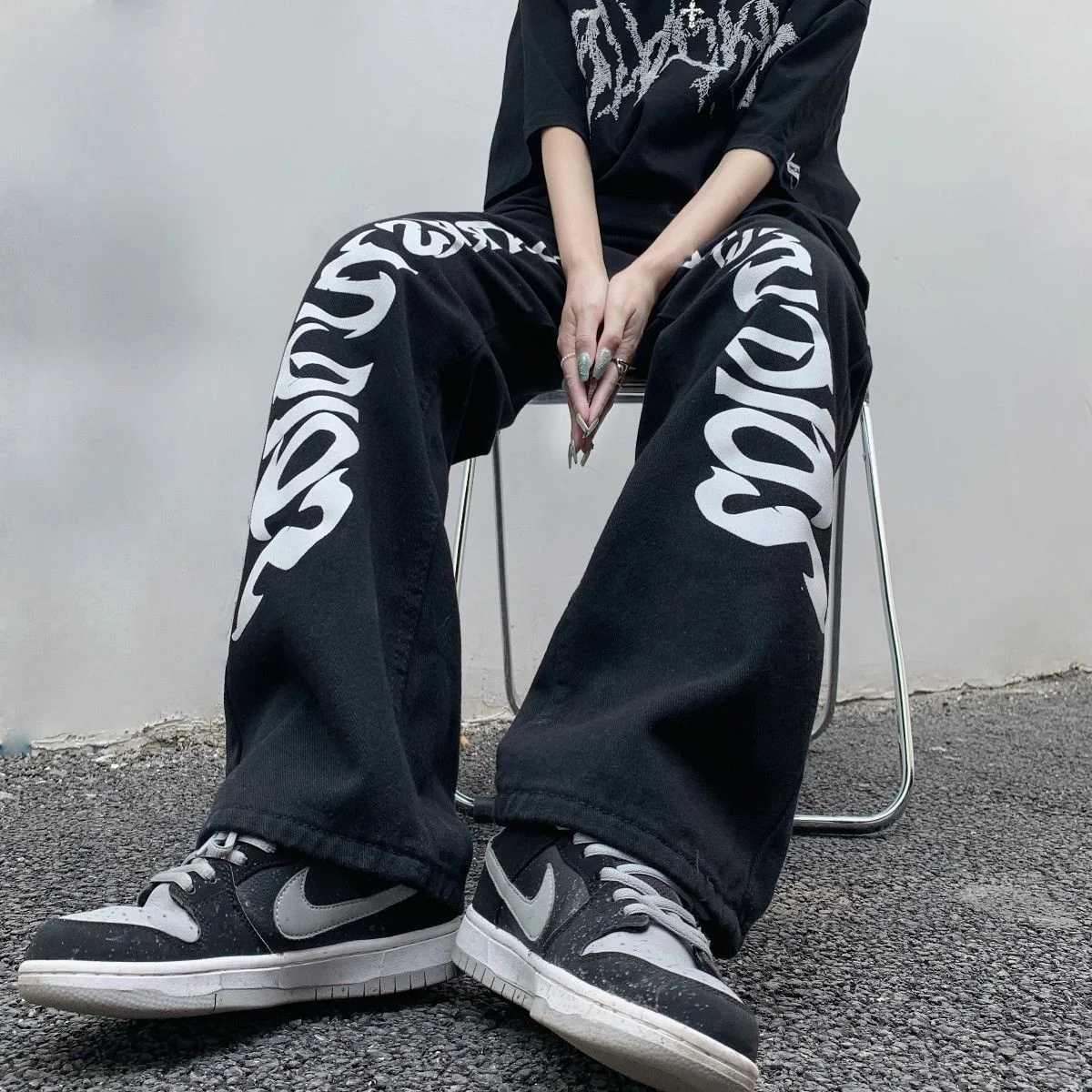 Женские и мужские прямые джинсы с буквенным принтом, в стиле ретро
Женские и мужские прямые джинсы с буквенным принтом, в стиле ретро