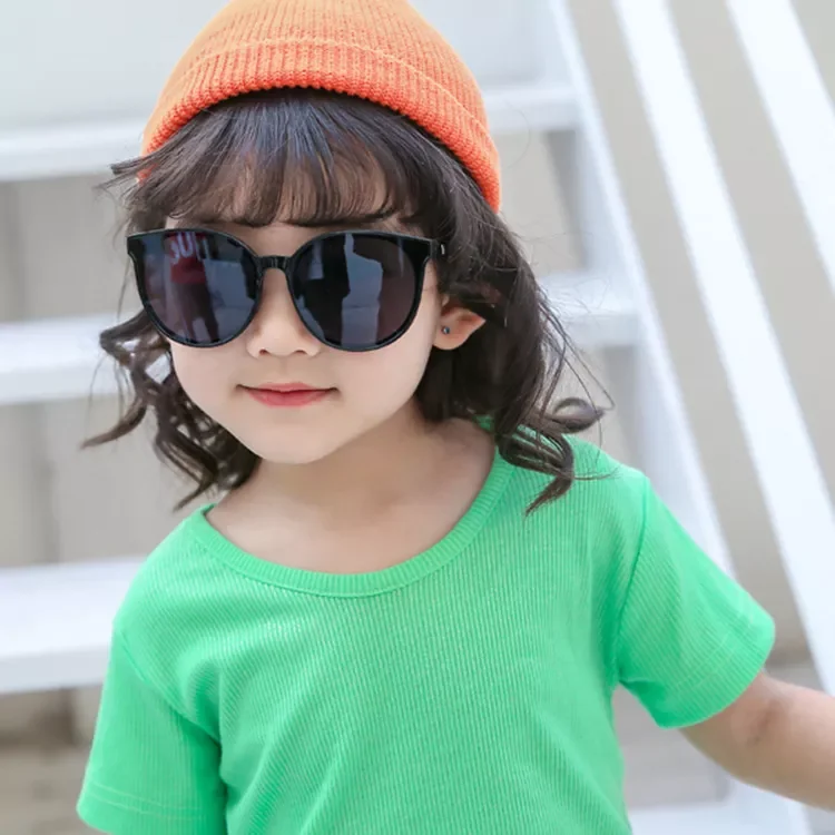 2021 Classic Sunglasses Girls Colorful Mirror Children Glasses Metal Frame Kids Travel Shopping Eyeglasses UV400
2021 Classic Sunglasses Girls Colorful Mirror Children Glasses Metal Frame Kids Travel Shopping Eyeglasses UV400