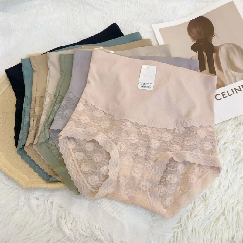 Autumn Lace Hollow Light Plastic Small Waist Tight Triangle Pants with Lifting Hips, Shaping, and Traceless Large Underpants
Autumn Lace Hollow Light Plastic Small Waist Tight Triangle Pants with Lifting Hips, Shaping, and Traceless Large Underpants