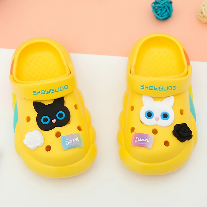 2022 Fashion Baby Sandals Breathable Home Cute Cartoon Kids Toddlers Hole Outdoor Clogs Platform Boy Girl Non-slip Baby Slippers
2022 Fashion Baby Sandals Breathable Home Cute Cartoon Kids Toddlers Hole Outdoor Clogs Platform Boy Girl Non-slip Baby Slippers
