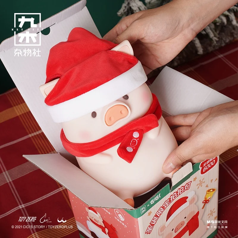LULU Pig Pai Pai Light Night Light-Pig In The Palm Christmas Limited Edition Desktop Model Kawaii Girl Birthday Surprise Gift 
LULU Pig Pai Pai Light Night Light-Pig In The Palm Christmas Limited Edition Desktop Model Kawaii Girl Birthday Surprise Gift