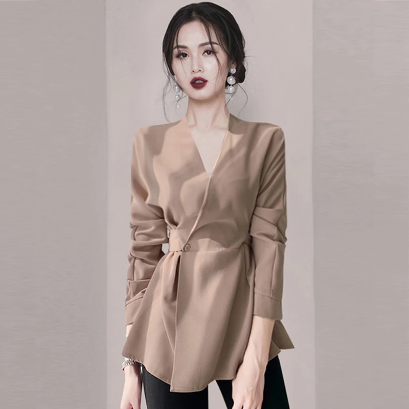 Slim Fit Women's Blouse Solid 2022 New Shirt Summer Elegant Casual Long Sleeves V-Neck Tops Korean Style Female Clothing
Slim Fit Women's Blouse Solid 2022 New Shirt Summer Elegant Casual Long Sleeves V-Neck Tops Korean Style Female Clothing