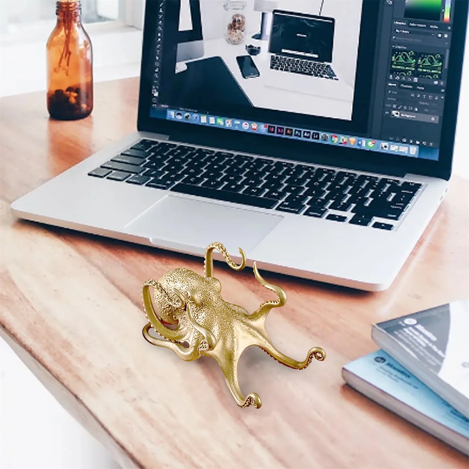 Octopus Figurines Creative Gold Metal Octopus Statue Animal Shape Sculpture Support Phone Stand Ornaments Home Decor Decoration
Octopus Figurines Creative Gold Metal Octopus Statue Animal Shape Sculpture Support Phone Stand Ornaments Home Decor Decoration
