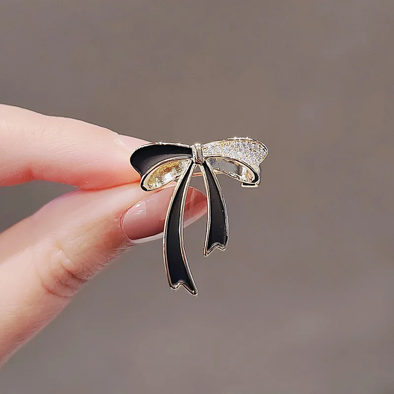Light Luxury Bow Brooch Women's 2022 New Fashion Pin Accessories Valentine's Day Gift Pin Buckle Anti Light Jewelry 2022 NEW
Light Luxury Bow Brooch Women's 2022 New Fashion Pin Accessories Valentine's Day Gift Pin Buckle Anti Light Jewelry 2022 NEW