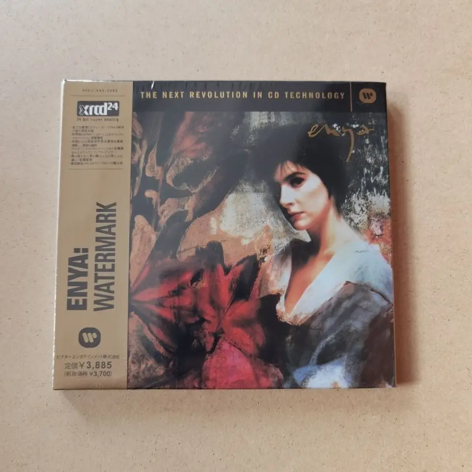 Музыкальный диск The Silver Lady Enya Bandai
Музыкальный диск The Silver Lady Enya Bandai