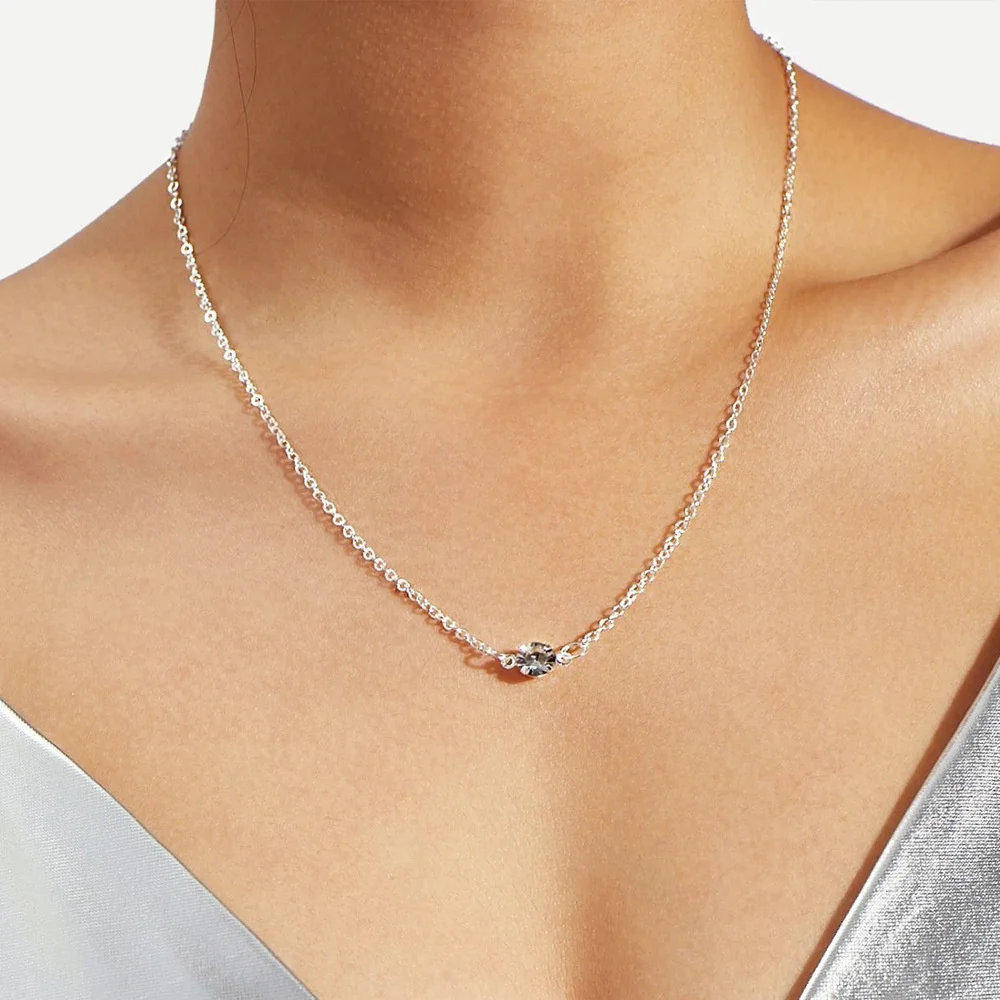 Retro simple diamond studded neck chain collarbone chain banquet Party Wedding exquisite fashion jewelry gift
Retro simple diamond studded neck chain collarbone chain banquet Party Wedding exquisite fashion jewelry gift