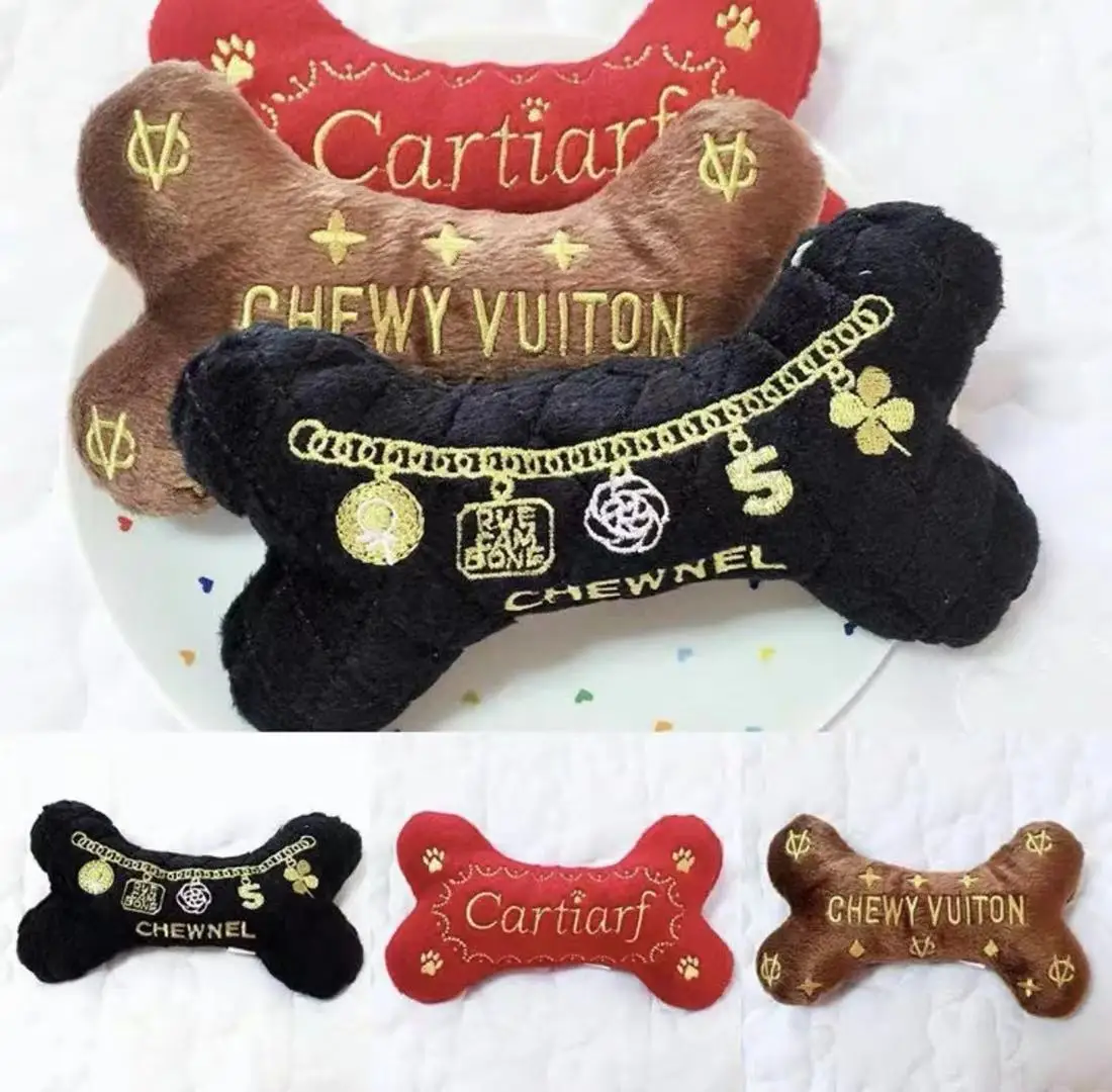 New Dog Toys Pet Plush Toys The Shape Of Wine Bottles Embroidered High Quality Pet Squeak Toy Puppy Cat Toys Chihuahua
New Dog Toys Pet Plush Toys The Shape Of Wine Bottles Embroidered High Quality Pet Squeak Toy Puppy Cat Toys Chihuahua
