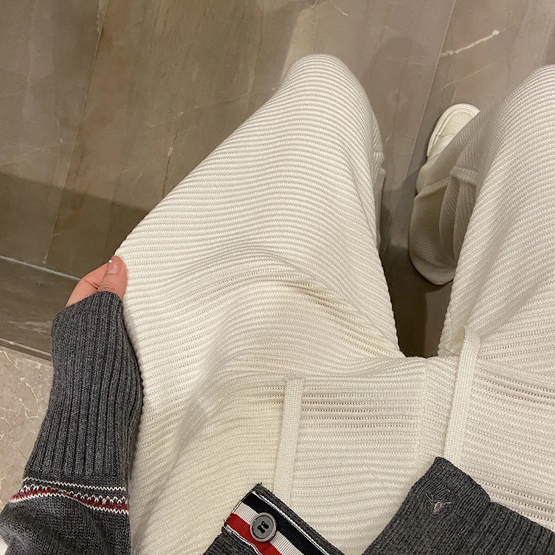 High Quality Korean Knitted Wide Leg Pants Women's Loose Waist In Autumn and Winter Season Slim Loose Straight Tube Casual Pants
High Quality Korean Knitted Wide Leg Pants Women's Loose Waist In Autumn and Winter Season Slim Loose Straight Tube Casual Pants