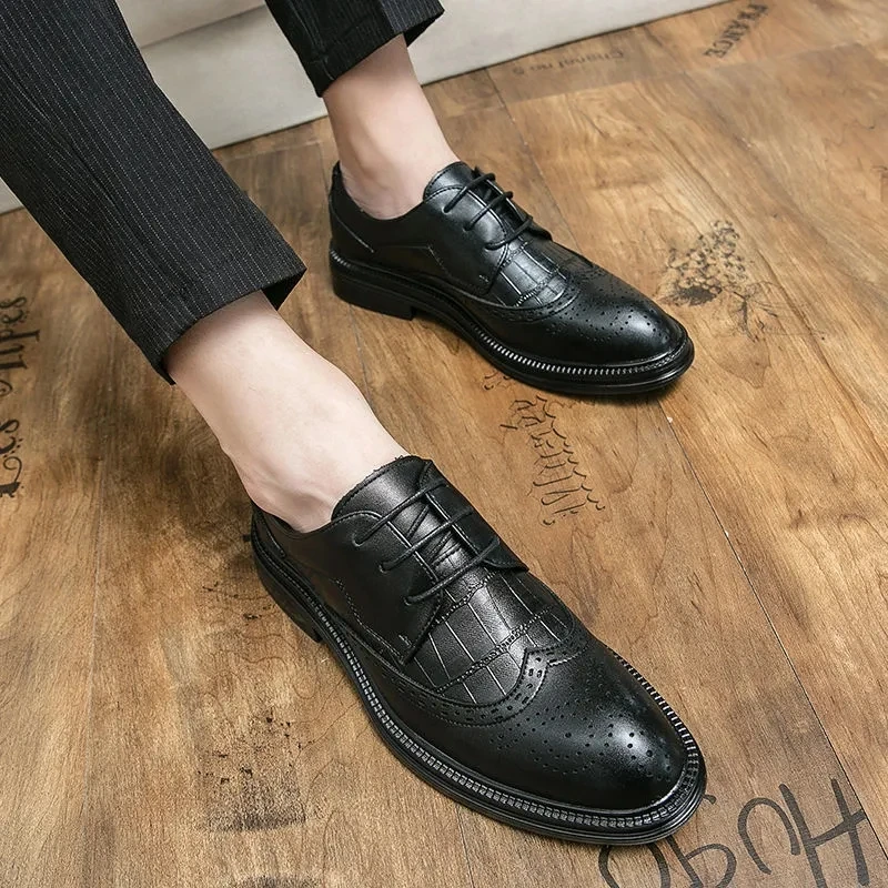 Men's Leather Shoes New Fashion Leisure Breathable Carved Korean Retro Business Lace Up Pointed Fashion Men's Leather Shoes
Men's Leather Shoes New Fashion Leisure Breathable Carved Korean Retro Business Lace Up Pointed Fashion Men's Leather Shoes