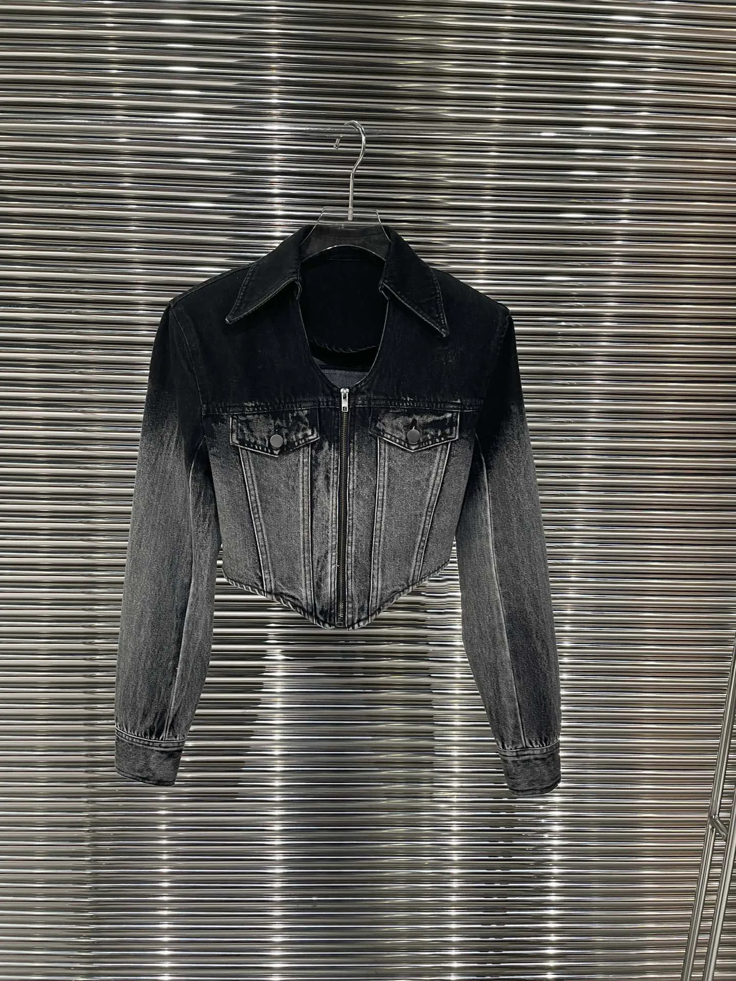 Short denim jacket gradient design casual fashion 2023 summer new style 0319
Short denim jacket gradient design casual fashion 2023 summer new style 0319