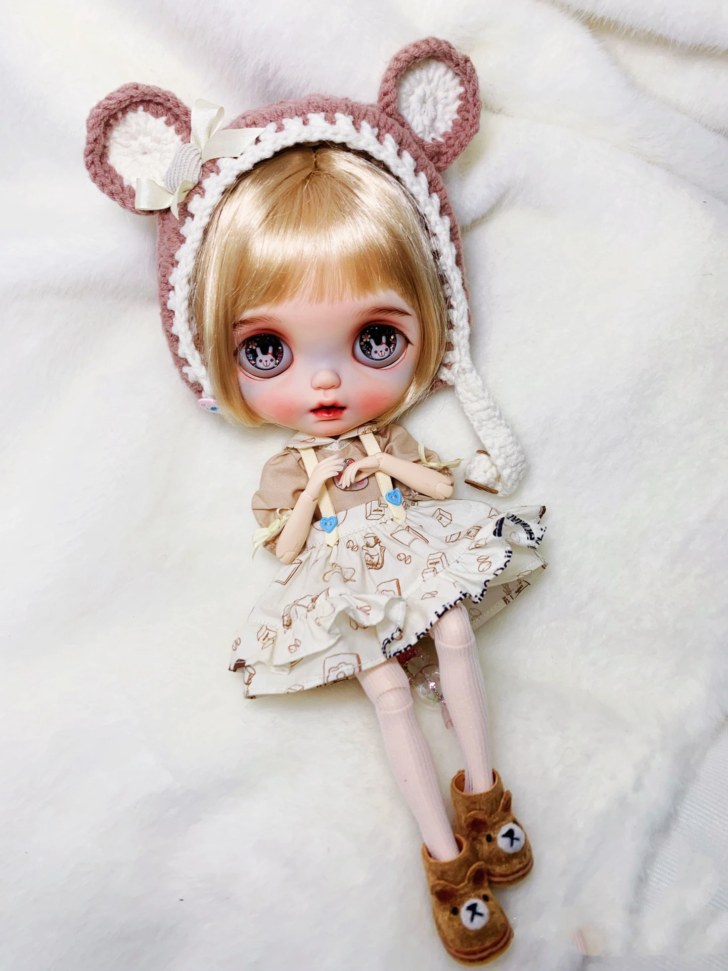 Blythe clothes Bear suit, knitted hat dress skirt 1/6 30cm BJD anime girl (Fit for Pullip,Ob24, Licca)
Blythe clothes Bear suit, knitted hat dress skirt 1/6 30cm BJD anime girl (Fit for Pullip,Ob24, Licca)