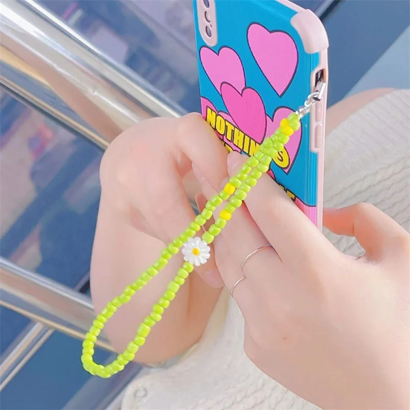 

New Simple Daisy Beaded Mobile Phone Chain Charm Phone Case Anti-lost Lanyard Women Wrist Strap Telephone Cellphone Pendant