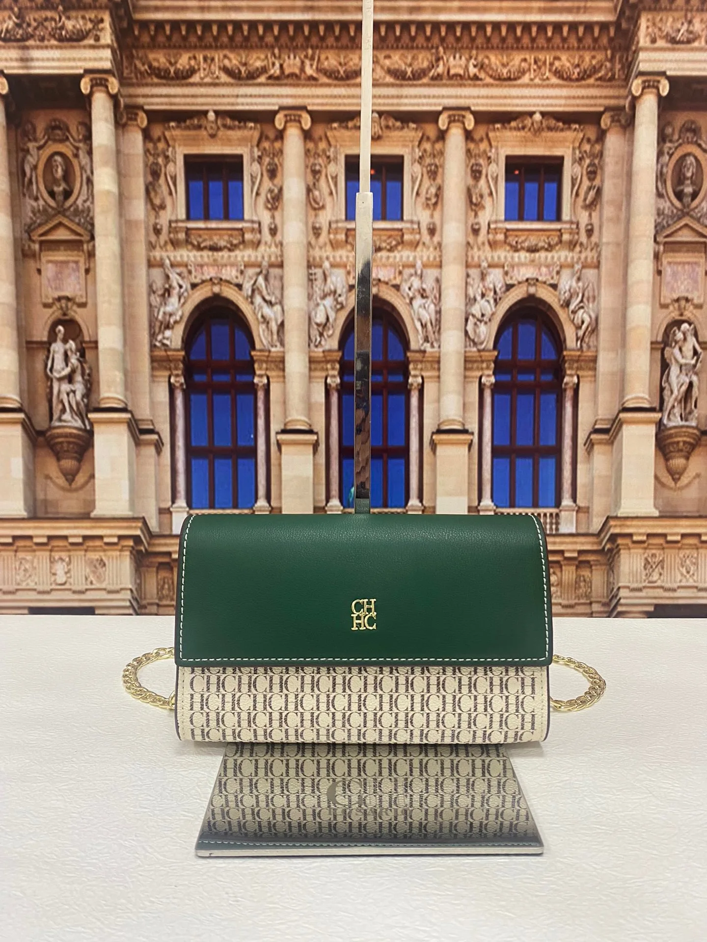 2023 Women's New Cowhide Metal Messenger Single Shoulder Rectangular Bag High-end Banquet Luxury Leather Women Purse and Handbag
2023 Women's New Cowhide Metal Messenger Single Shoulder Rectangular Bag High-end Banquet Luxury Leather Women Purse and Handbag