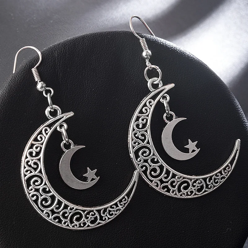 Stars and Moon Earrings European and American Fashion Jewelry Simple Hollow Retro Distressed Long Face Slimming Earrings
Stars and Moon Earrings European and American Fashion Jewelry Simple Hollow Retro Distressed Long Face Slimming Earrings