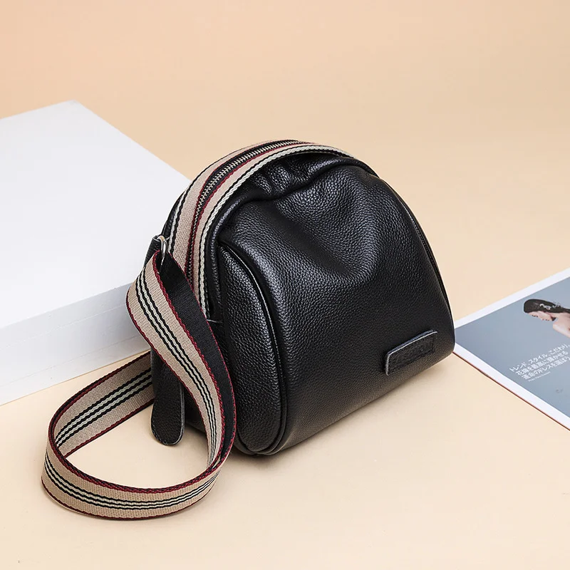 2023 New Fashion Trend Multi-color Single Shoulder Crossbody Simple Soft Leather Shell Female Small Backpack
2023 New Fashion Trend Multi-color Single Shoulder Crossbody Simple Soft Leather Shell Female Small Backpack