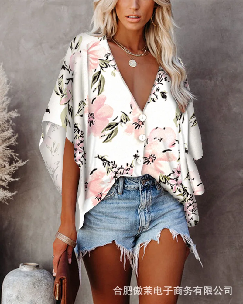 2022 Summer New Women's Top, V-neck Bat Sleeve Floral Print Shirt, New Summer T-shirt 
2022 Summer New Women's Top, V-neck Bat Sleeve Floral Print Shirt, New Summer T-shirt