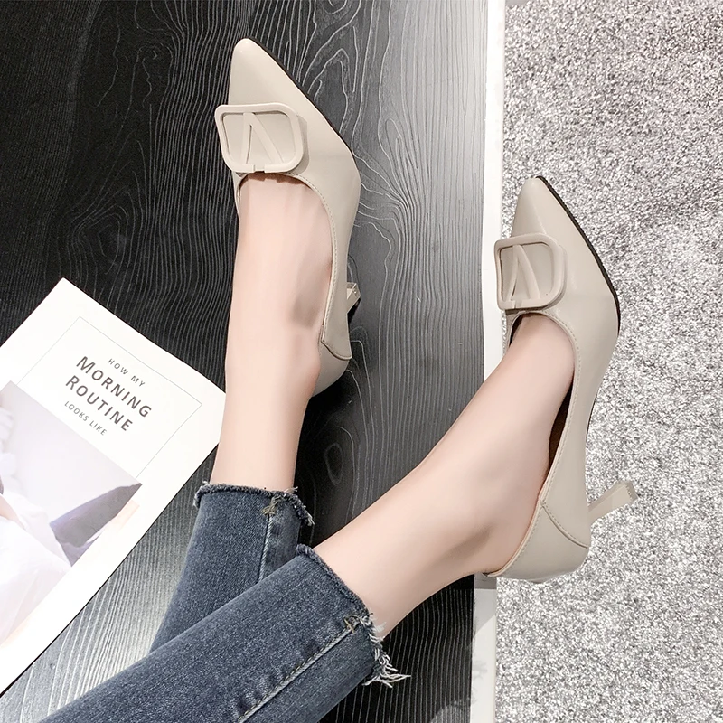 Sexy Fashion Designer Pointed Toe Solid Woman High Heel 2022 New Casual Metal V Buckle Party Dress Wedding Pumps Women Shoes
Sexy Fashion Designer Pointed Toe Solid Woman High Heel 2022 New Casual Metal V Buckle Party Dress Wedding Pumps Women Shoes