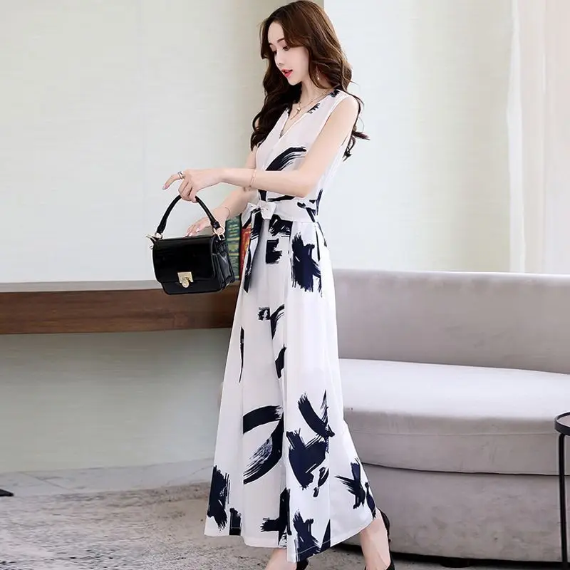 2022 New Summer Women Vintage Sleeveless Jumpsuits Female Casual Regular Overalls Romper Solid Streetwear Playsuit T121
2022 New Summer Women Vintage Sleeveless Jumpsuits Female Casual Regular Overalls Romper Solid Streetwear Playsuit T121