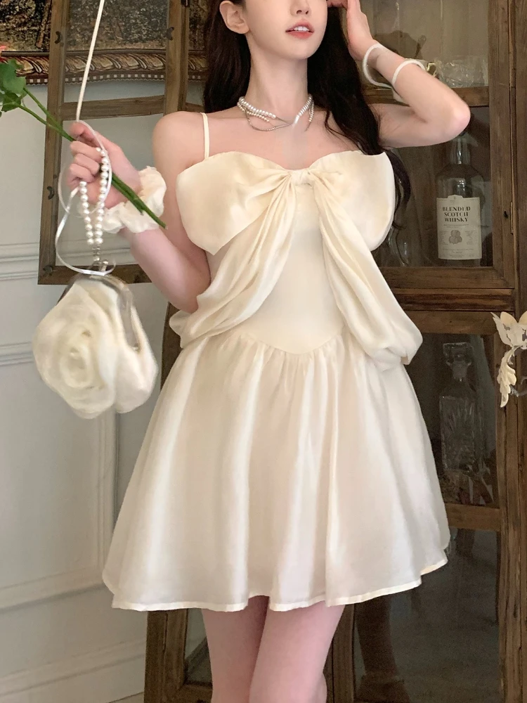Vintage Elegant Strap One Pice Women Dress Korean Outwear Beach Style Yk2 Office Chic Dress 2023 Summer Even Party Midi Dresses
Vintage Elegant Strap One Pice Women Dress Korean Outwear Beach Style Yk2 Office Chic Dress 2023 Summer Even Party Midi Dresses