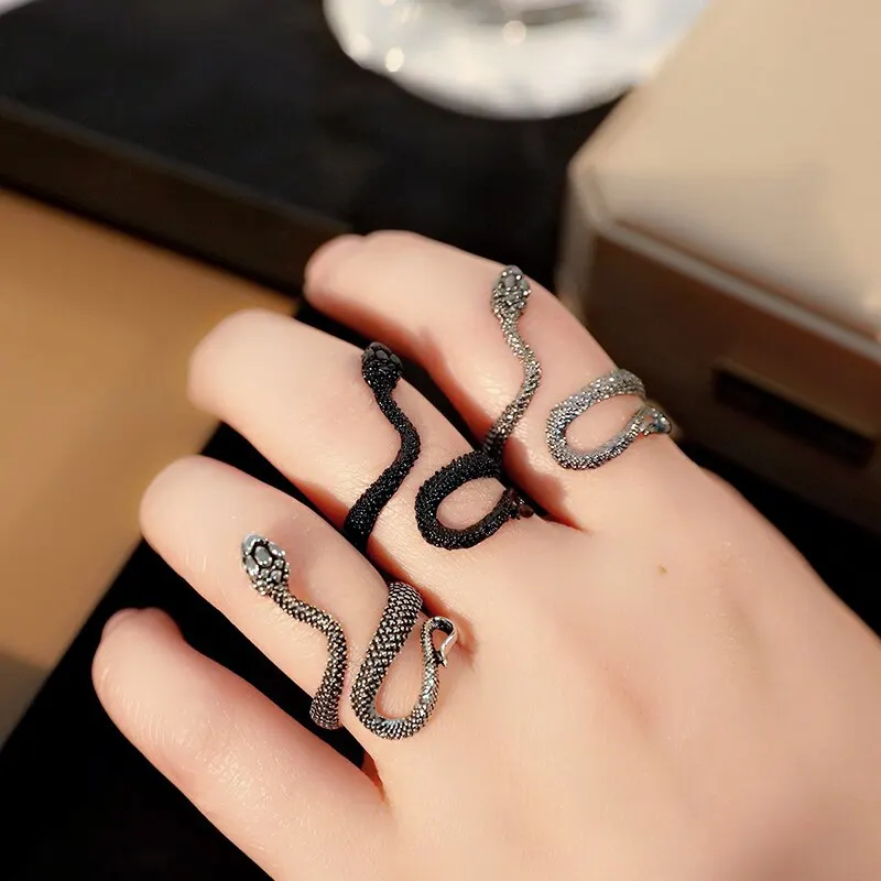 Both Men And Women 3Pcs Ring Set For Hip Hop Style Personalized Exaggerated Snake Retro Electrophoresis Gun Black Ring
Both Men And Women 3Pcs Ring Set For Hip Hop Style Personalized Exaggerated Snake Retro Electrophoresis Gun Black Ring