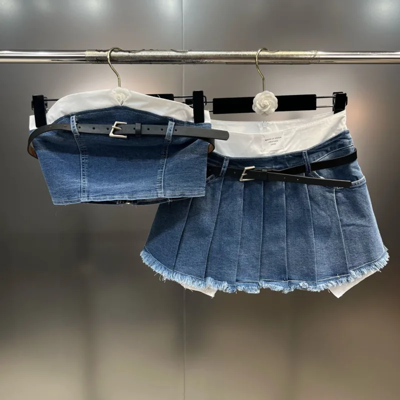 BORVEMAYS Denim Two-piece Sets Patchwork Women Belt Sleeveless Slim Camis + Mini A-line Pleated Skirts Summer New WZ1256
BORVEMAYS Denim Two-piece Sets Patchwork Women Belt Sleeveless Slim Camis + Mini A-line Pleated Skirts Summer New WZ1256