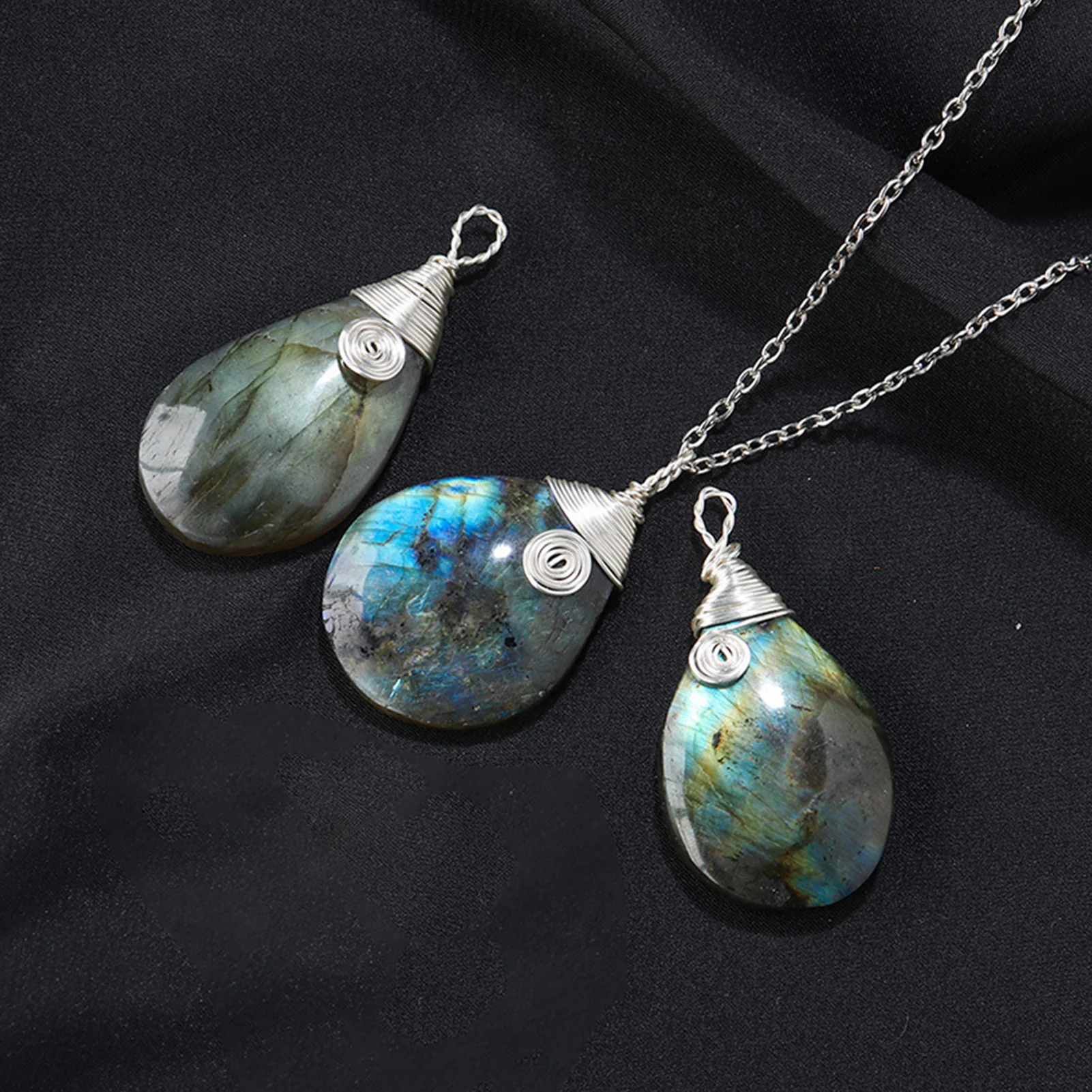 Polished Crystal Jewelry Stone Necklace Natural Labradorite Pendant Healing Stones Moonstone for Anxiety Stress Relief Therapy
Polished Crystal Jewelry Stone Necklace Natural Labradorite Pendant Healing Stones Moonstone for Anxiety Stress Relief Therapy