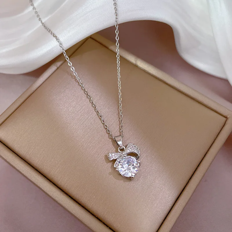 CDJAIME White Round Cubic Zirconia Bowknot Pendant Necklace for Women 2022 New Trendy Clavicle Chain Jewelry Anniversary Gifts
CDJAIME White Round Cubic Zirconia Bowknot Pendant Necklace for Women 2022 New Trendy Clavicle Chain Jewelry Anniversary Gifts