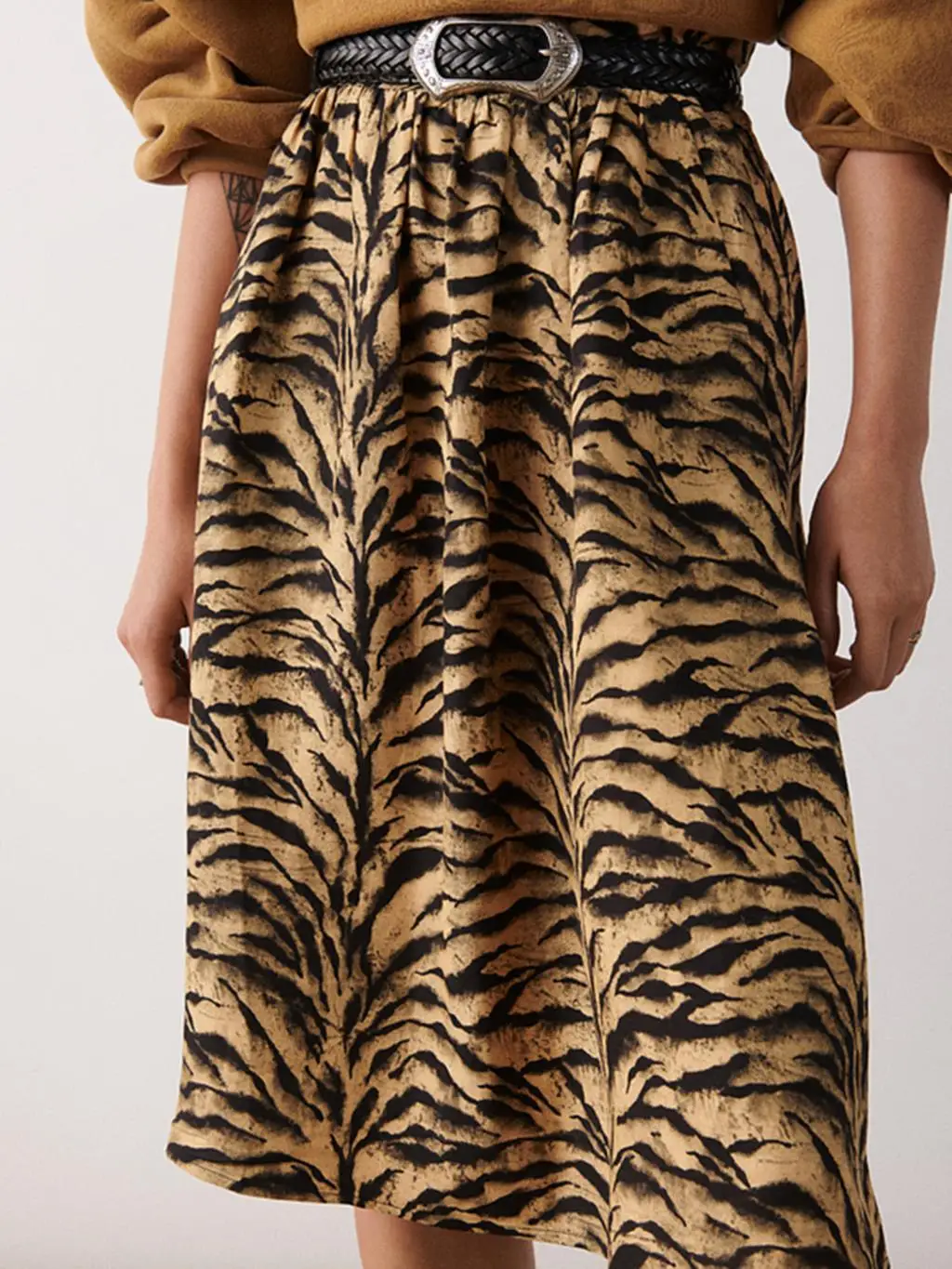 Tiger Stripes Print Mini Skirts Women 2022 Summer Elastic High Waist Vintage Short Faldas Elegant Chic Loose Casual Skirt Female
Tiger Stripes Print Mini Skirts Women 2022 Summer Elastic High Waist Vintage Short Faldas Elegant Chic Loose Casual Skirt Female