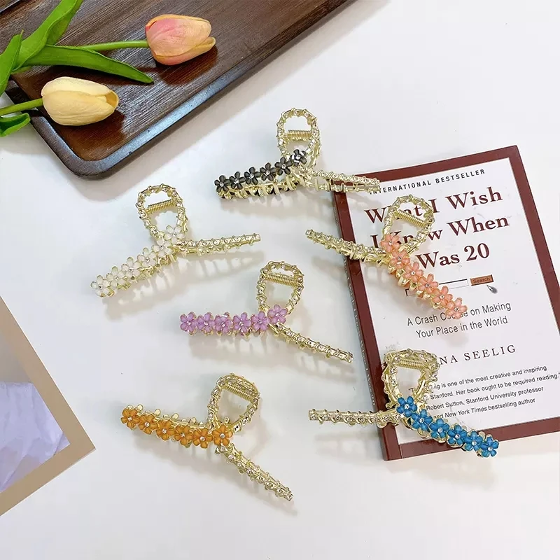 New Creative Design 11cm Large Rhinestones Colorful Flower Hair Clip Claw High Quality Metal Alloy Shark Clip Hair Accessories
New Creative Design 11cm Large Rhinestones Colorful Flower Hair Clip Claw High Quality Metal Alloy Shark Clip Hair Accessories