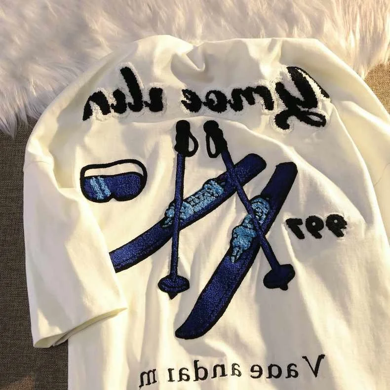 European and American embroidered short sleeved t shirt women loose American high street couple all match top oversized t shirt
European and American embroidered short sleeved t shirt women loose American high street couple all match top oversized t shirt