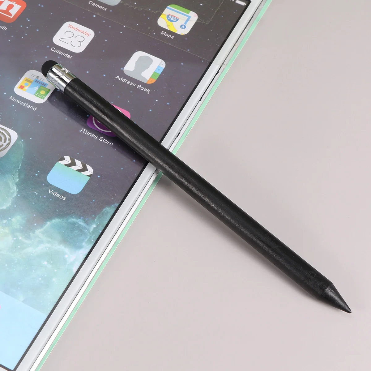 High- precision screen pen for Tablet, Fine Point Stylus Screen Pens Capacitive Stylus Pen Multipurpose Pen- Black
High- precision screen pen for Tablet, Fine Point Stylus Screen Pens Capacitive Stylus Pen Multipurpose Pen- Black