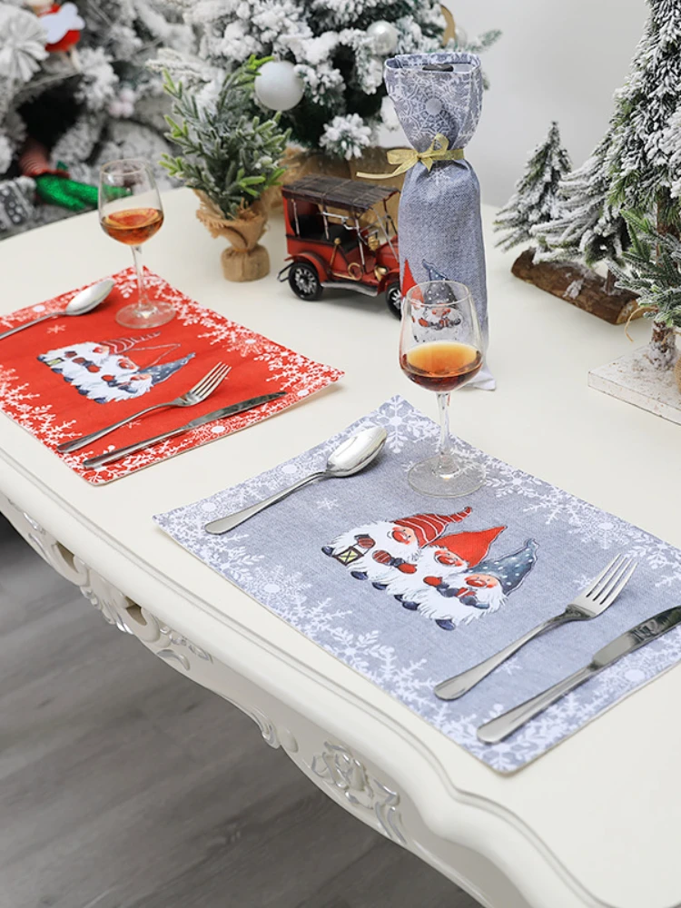 Christmas Decorations European And American Style Cartoon Forest Man Placemat Holiday Hotel Home Restaurant Tableware Dress Up
Christmas Decorations European And American Style Cartoon Forest Man Placemat Holiday Hotel Home Restaurant Tableware Dress Up