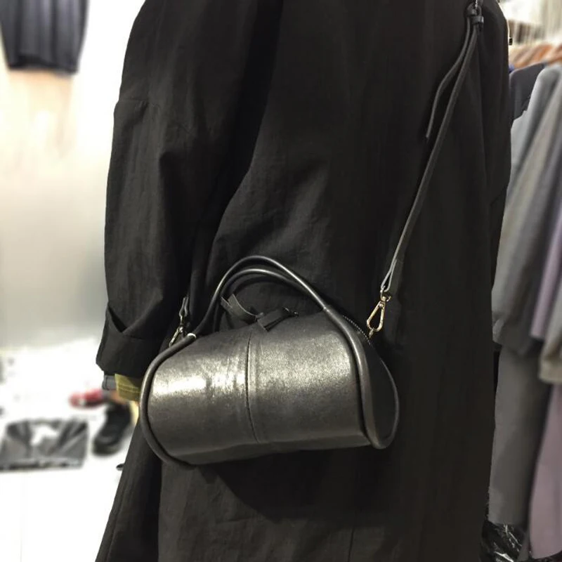 Classic Genuine Leather Shoulder Crossbody High Quality Women Messenger Bag
Classic Genuine Leather Shoulder Crossbody High Quality Women Messenger Bag