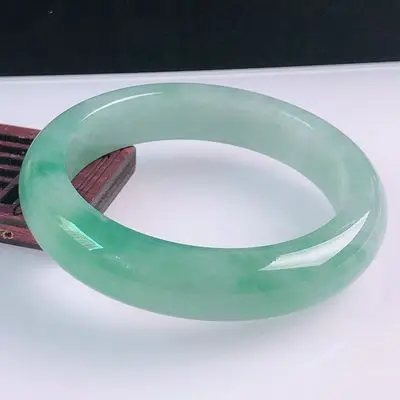 Natural Myanmar emerald light green 54mm-62mm bracelet beautiful princess bracelet to girlfriend gift best for mother
Natural Myanmar emerald light green 54mm-62mm bracelet beautiful princess bracelet to girlfriend gift best for mother