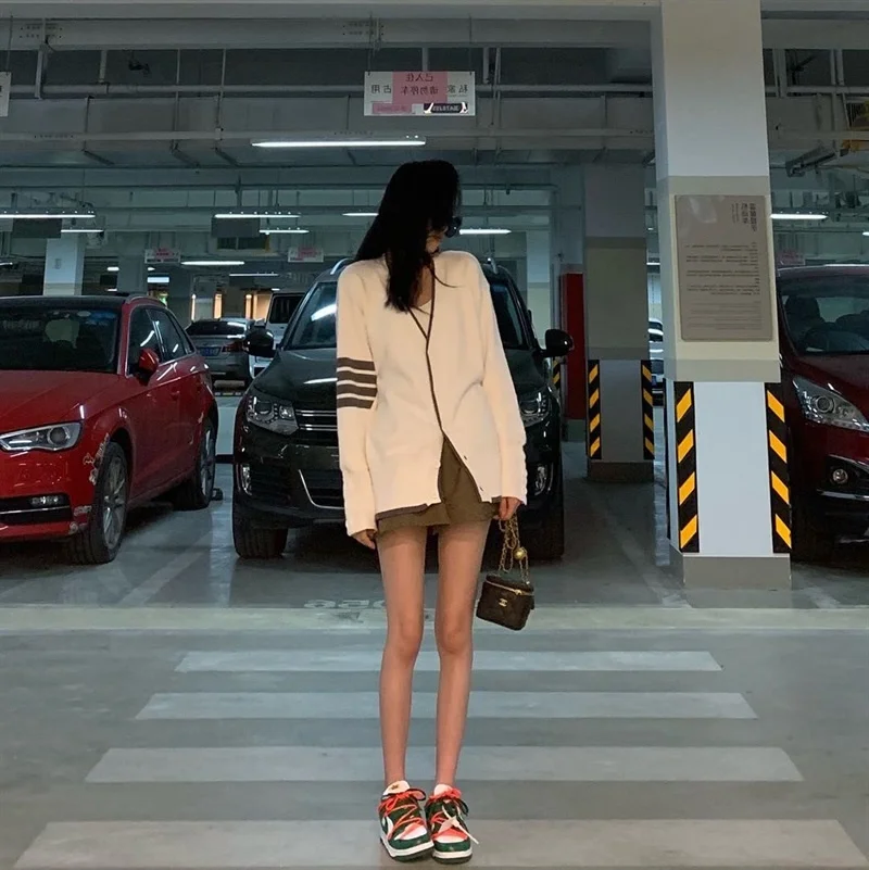 Casual college style tb four bars net red knitted cardigan jacket female autumn new loose and thin
Casual college style tb four bars net red knitted cardigan jacket female autumn new loose and thin