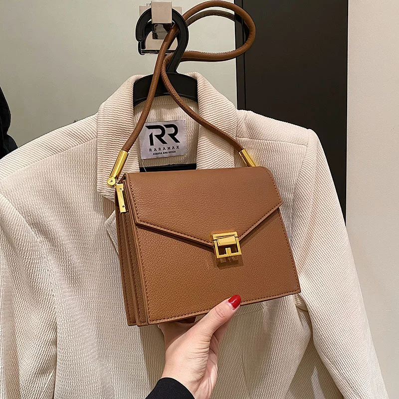 2022 solid Pu trend personalized daily commuting simple Single Shoulder Bag Messenger metal buckle women's
2022 solid Pu trend personalized daily commuting simple Single Shoulder Bag Messenger metal buckle women's