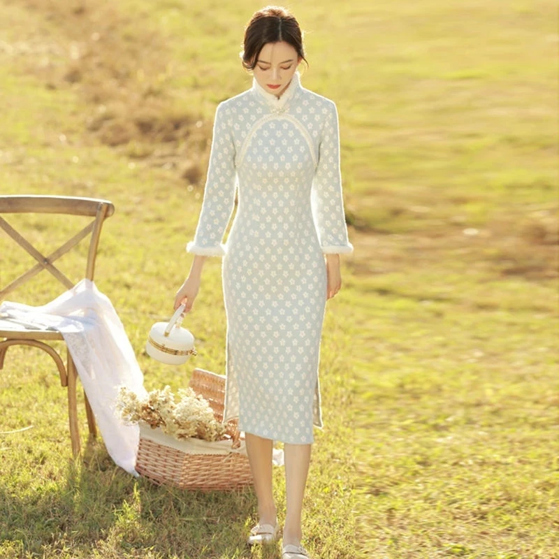 2022 New Winter Chinese Traditional Dress Women Thickened Long Sleeve Chinese Qipao Elegant Temperament Woolen Modified Cheongsa
2022 New Winter Chinese Traditional Dress Women Thickened Long Sleeve Chinese Qipao Elegant Temperament Woolen Modified Cheongsa
