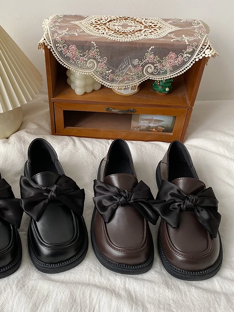 Женские туфли-оксфорды в британском стиле, квадратный носок, бант, без застежки, кожаные, в стиле преппи, ретро
Женские туфли-оксфорды в британском стиле, квадратный носок, бант, без застежки, кожаные, в стиле преппи, ретро