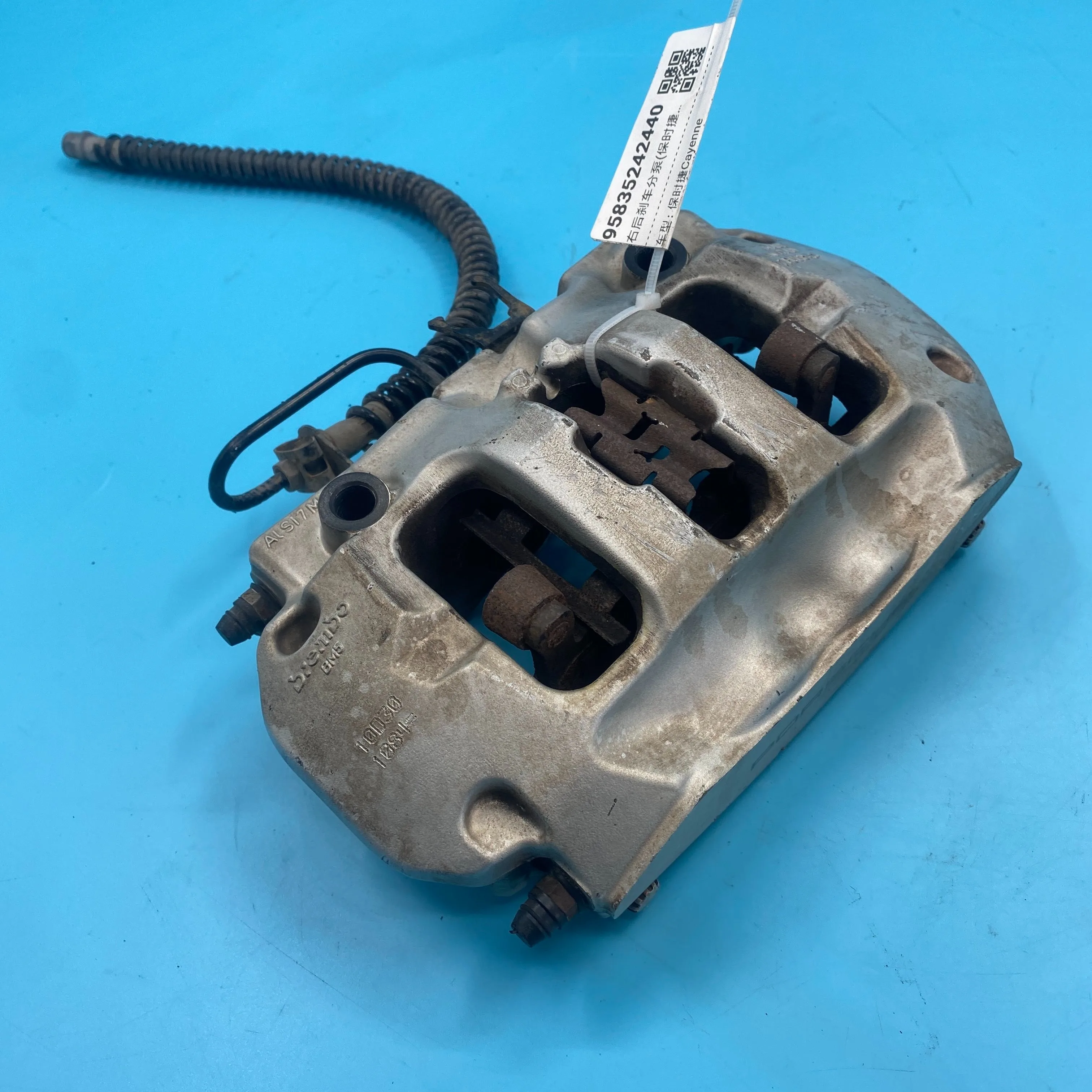 OEM 95835242440 for Porsche Cayenne right rear brake wheel cylinder caliper
OEM 95835242440 for Porsche Cayenne right rear brake wheel cylinder caliper