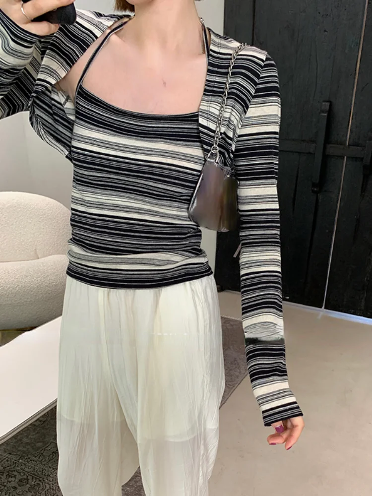Korean Fashion 2 Piece Dress Set Woman Slim Striped Short Vest + Long Sleeve Vintage Crop Tops Elegant Cardigan 2022 Summer Chic
Korean Fashion 2 Piece Dress Set Woman Slim Striped Short Vest + Long Sleeve Vintage Crop Tops Elegant Cardigan 2022 Summer Chic