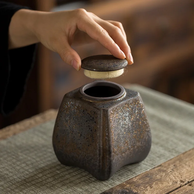 Japanese Style Coarse Pottery Vintage Tea Cans Household Ceramic Sealed Can Tea Storage Pot Tea Box Tea Container Tea Jar 
Japanese Style Coarse Pottery Vintage Tea Cans Household Ceramic Sealed Can Tea Storage Pot Tea Box Tea Container Tea Jar