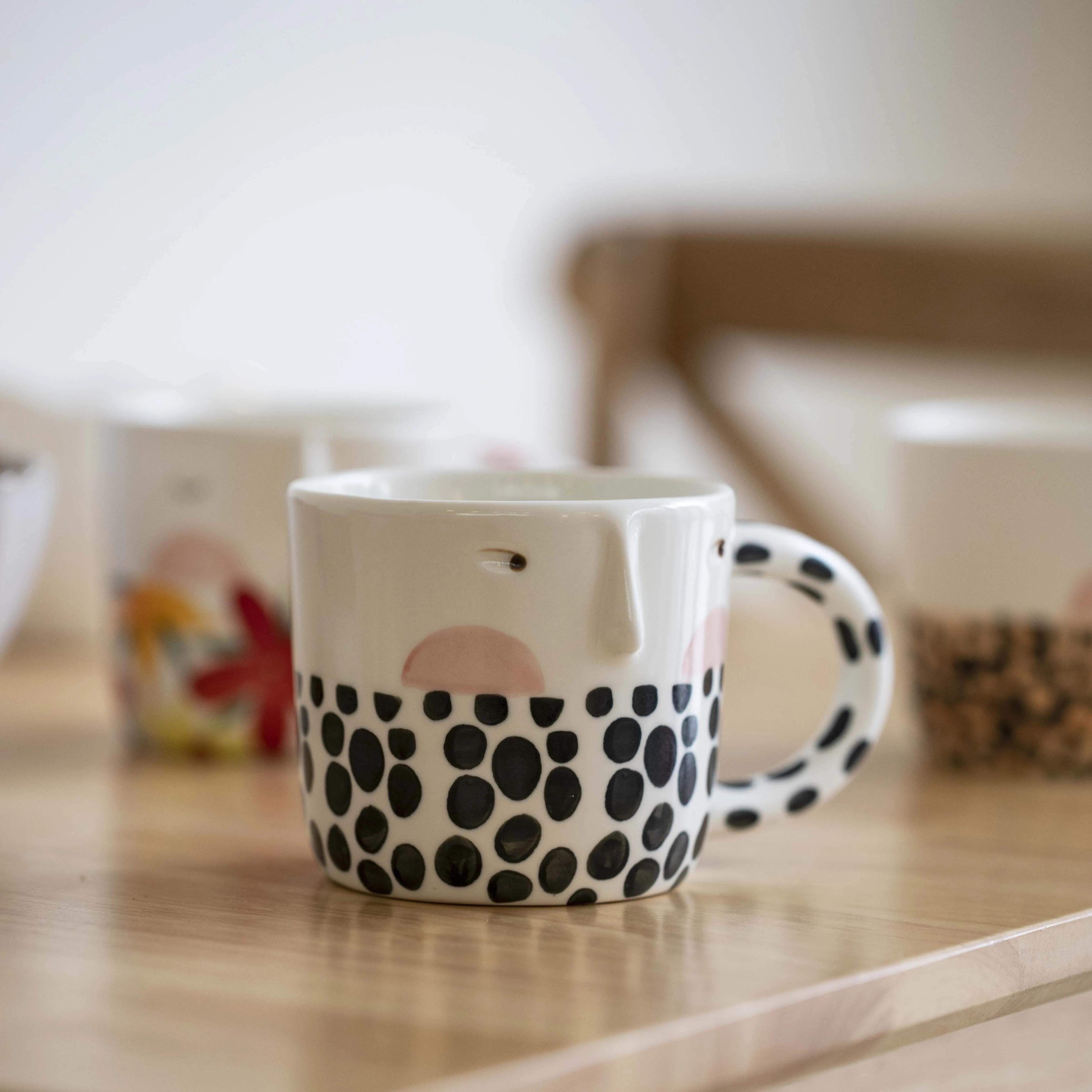 Illustration style three-dimensional matte mug ceramic cup coffee cup afternoon tea couple water cup small fresh
Illustration style three-dimensional matte mug ceramic cup coffee cup afternoon tea couple water cup small fresh