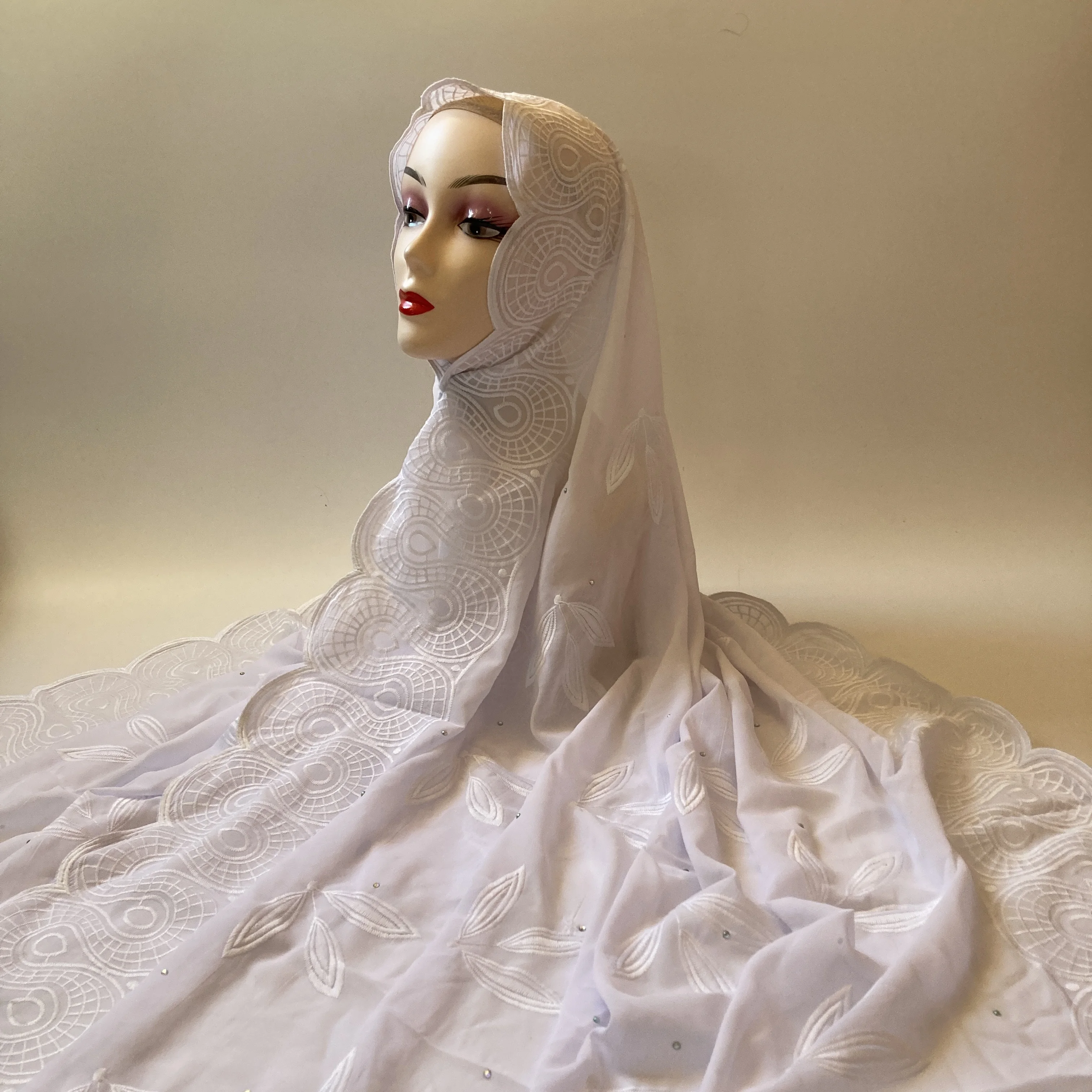 2 ярда, чисто белое Африканское Сетчатое кружево, африканская кружевная ткань, шифоновая ткань, французское Тюлевое кружево, вышивка, нигери...
2 ярда, чисто белое Африканское Сетчатое кружево, африканская кружевная ткань, шифоновая ткань, французское Тюлевое кружево, вышивка, нигери...