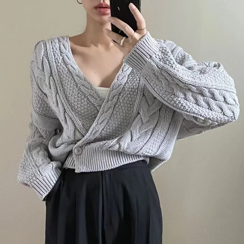 Women Autumn Chic Casual One Button Design Twist Knitting Deep V-neck Retro Sweater
Women Autumn Chic Casual One Button Design Twist Knitting Deep V-neck Retro Sweater