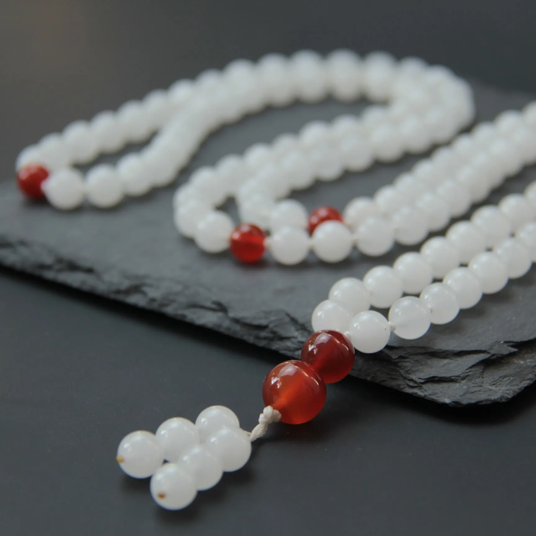 Hot Selling Genuine Natural Gold Silk Jade Beads Chain Shangxin White-Beads With Red Agate JADE-Handring FINE Jewelry
Hot Selling Genuine Natural Gold Silk Jade Beads Chain Shangxin White-Beads With Red Agate JADE-Handring FINE Jewelry