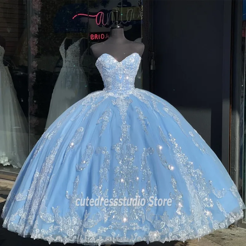 Giltter Mexican Girls Vestido De 15 Años Princess XV Quinceanera Dresses Lace Applique Sweet 16 Prom Gowns
Giltter Mexican Girls Vestido De 15 Años Princess XV Quinceanera Dresses Lace Applique Sweet 16 Prom Gowns