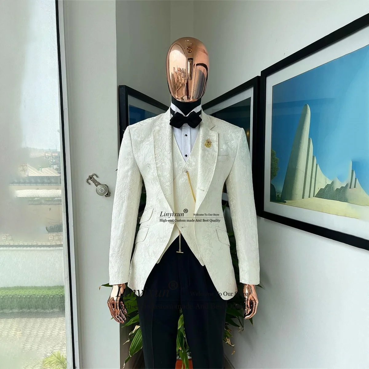 Джентльменский жаккардовый мужской брикет смокинги для жениха на свадьбу Комплект из 3 предметов деловой мужской блейзер для выпускного вечера приталенный мужской костюм
Джентльменский жаккардовый мужской брикет смокинги для жениха на свадьбу Комплект из 3 предметов деловой мужской блейзер для выпускного вечера приталенный мужской костюм