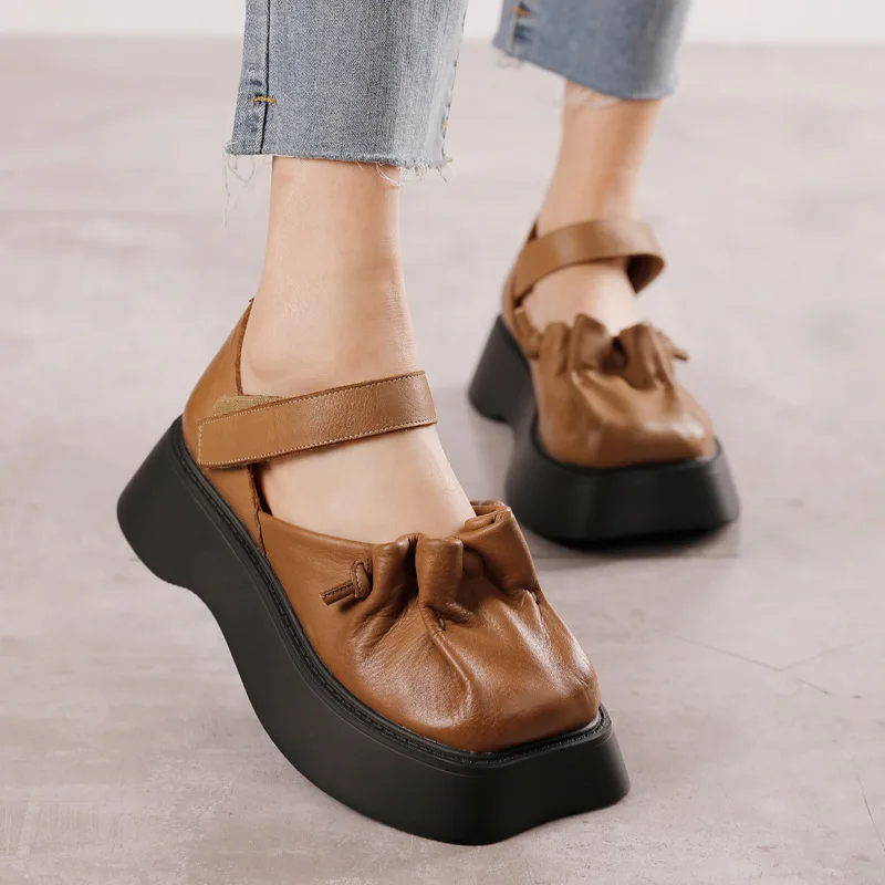 Birkuir Retro Women Shoes Square Toe Wedges Genuine Leather Handmade Flats Platform Shoes 2022 New Pleated Leisure Ladies Shoes
Birkuir Retro Women Shoes Square Toe Wedges Genuine Leather Handmade Flats Platform Shoes 2022 New Pleated Leisure Ladies Shoes