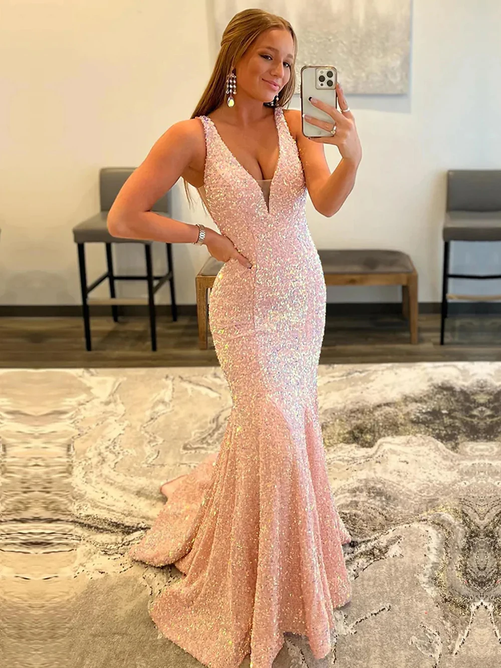 Backless Mermaid Evening Dresses 2022 Sexy Deep V Neck Sleeveless Sequins Formal Prom Gown for Women
Backless Mermaid Evening Dresses 2022 Sexy Deep V Neck Sleeveless Sequins Formal Prom Gown for Women